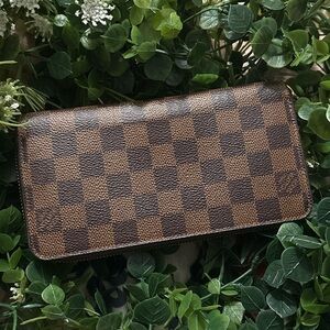 Louis Vuitton Monogram Zip Around Leather Wallet